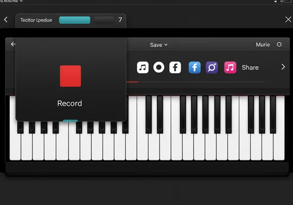 활성 녹음 및 공유 옵션이 있는 온라인 피아노